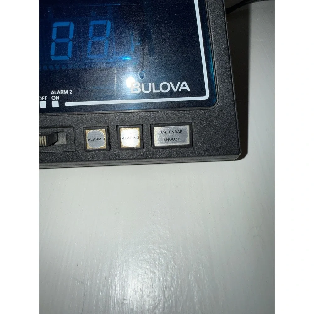 Vintage 1970s Bulova Solid State Digital Alarm Desk Clock Black B5021 READ